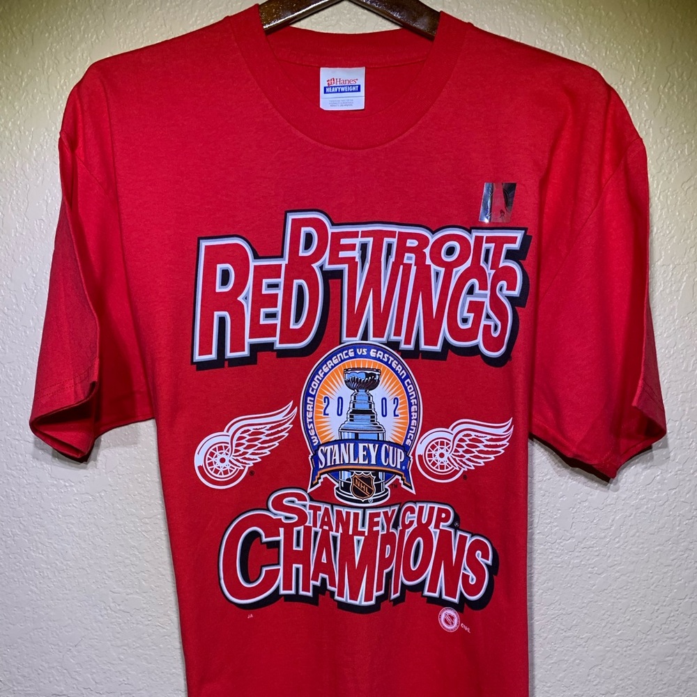 Large Hanes Red Wings 2002 Champions